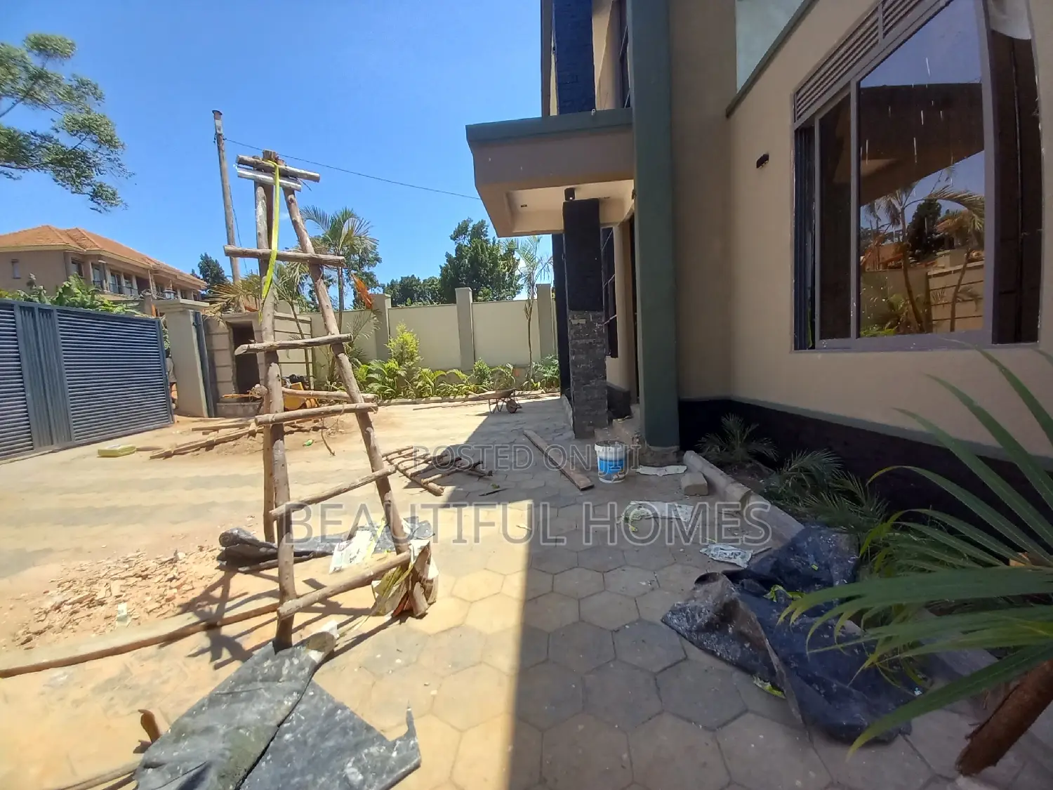 Furnished 5bdrm Villa in Kyanja, Central Division for sale