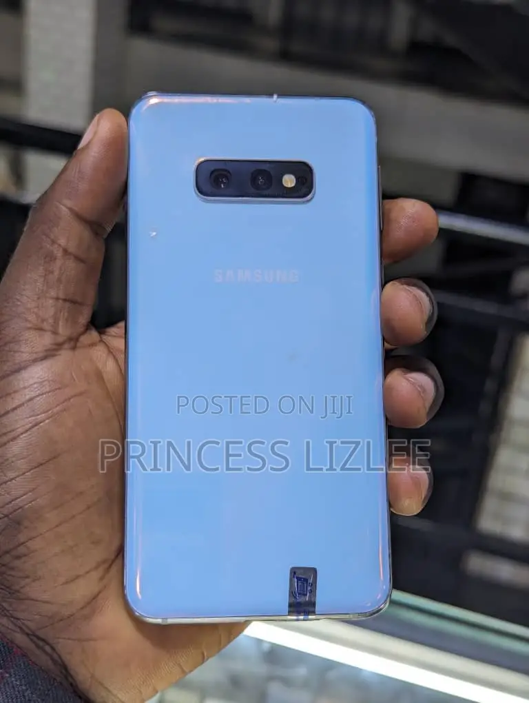 Samsung Galaxy S10e 128 GB Blue