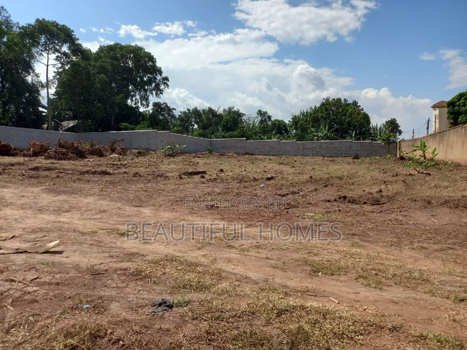 Posh 1.3acres in Najjera on Sale