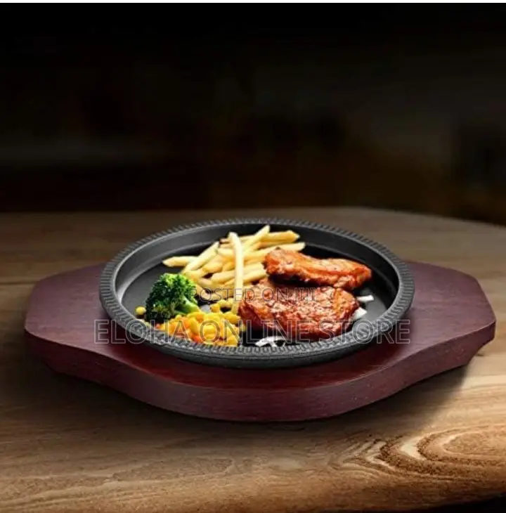 1 Piece Round Cast Iron Steak Plate With Wooden Base