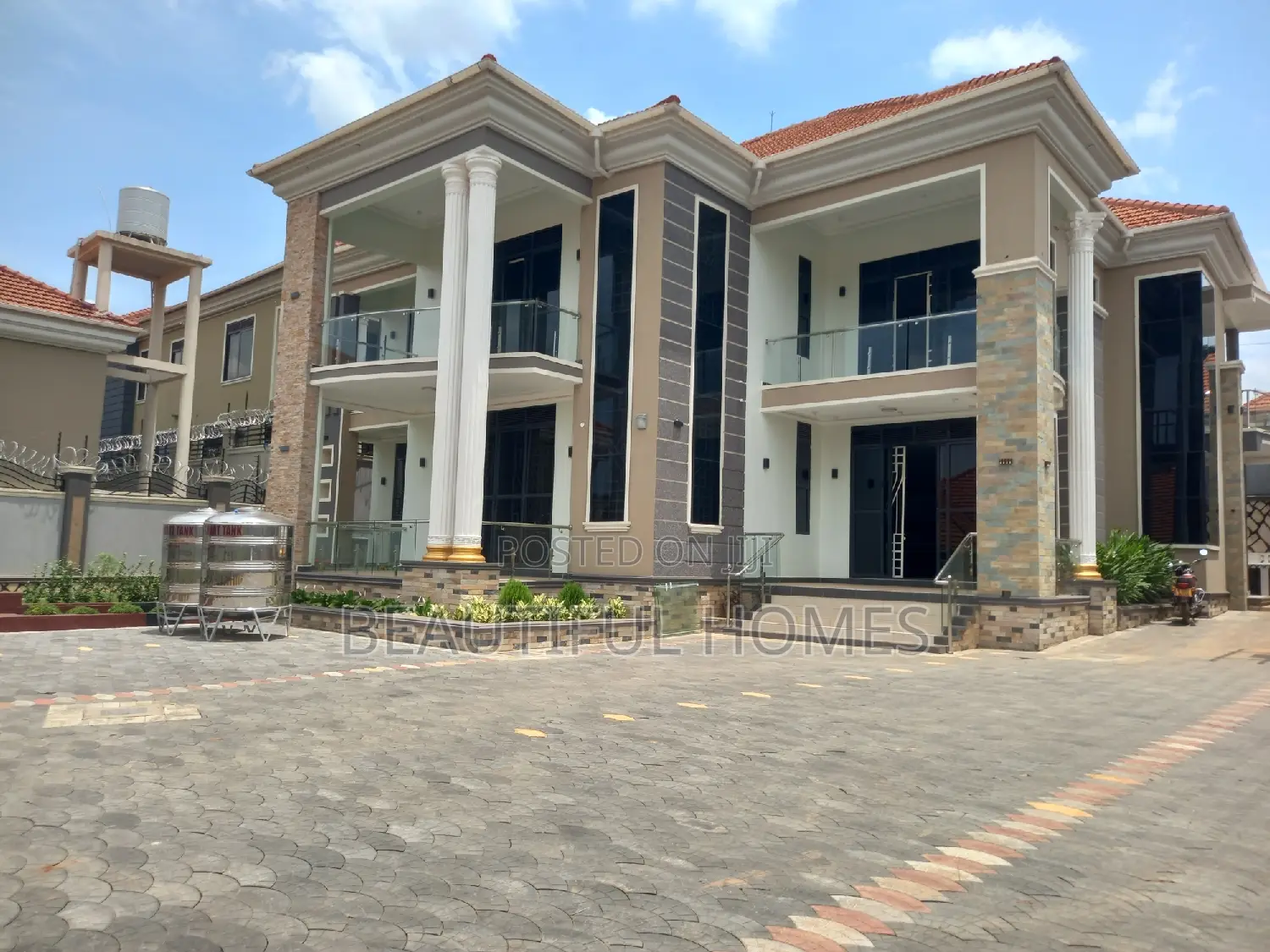 Furnished 6bdrm Mansion in Kira for sale
