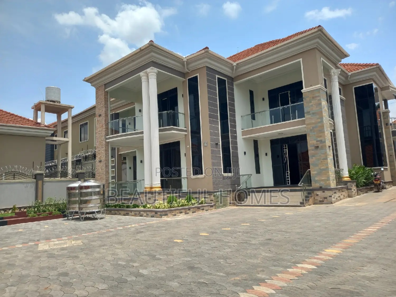 Furnished 6bdrm Mansion in Kira for sale