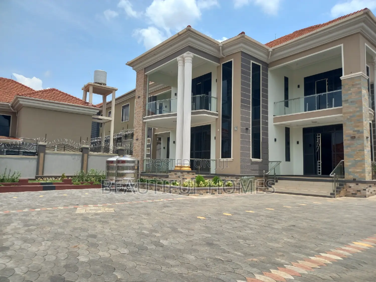 Furnished 6bdrm Mansion in Kira for sale