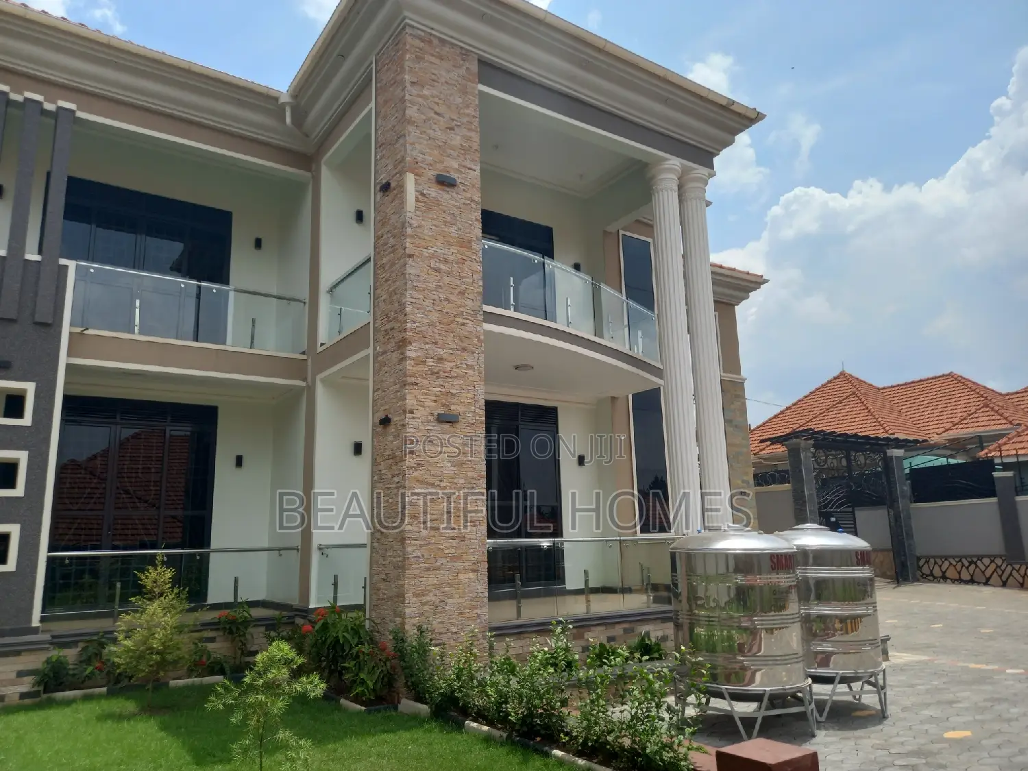 Furnished 6bdrm Mansion in Kira for sale