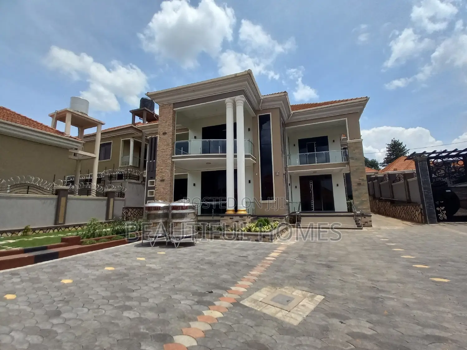 Furnished 6bdrm Duplex in Kira Rich, Central Division for sale