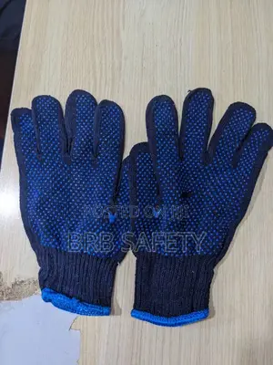 Dotted Gloves