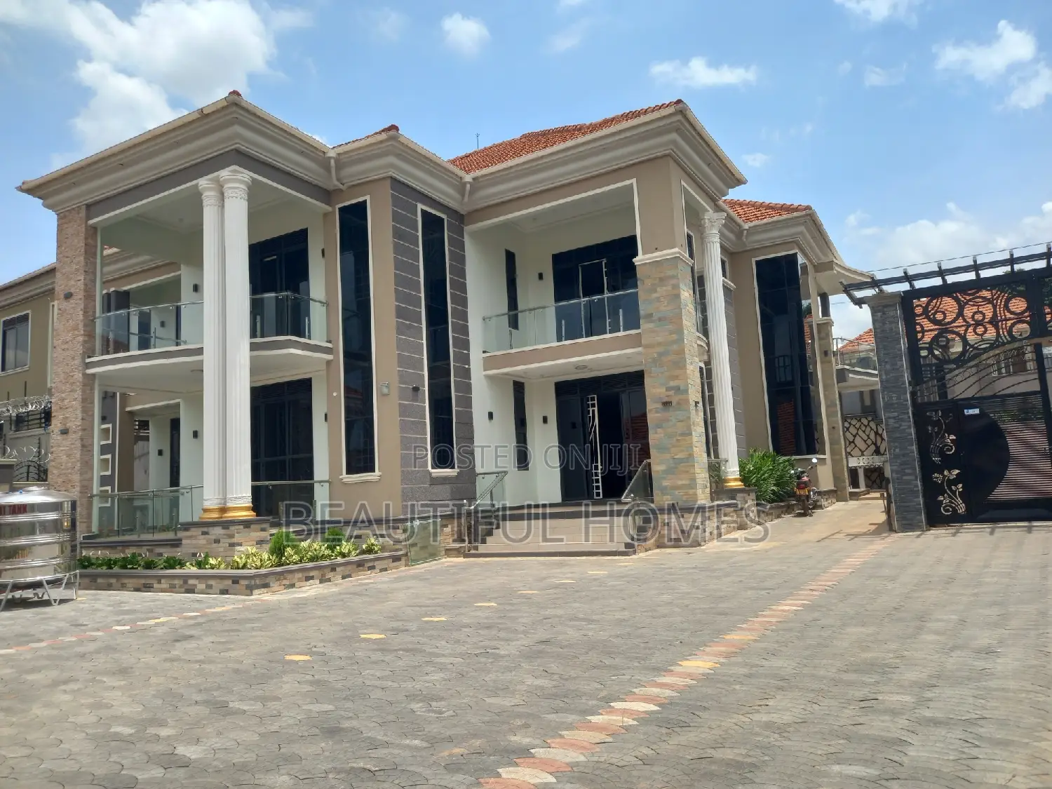 Furnished 6bdrm House in Kira for sale