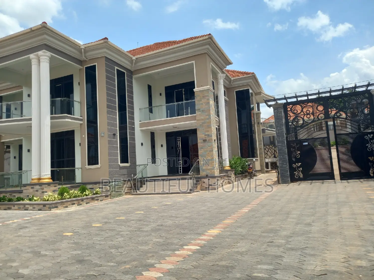 Furnished 6bdrm Mansion in Kira, Central Division for sale