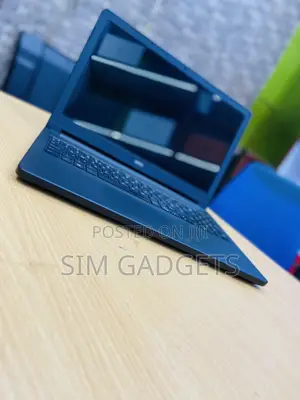 Laptop Dell Inspiron 15 5568 4GB Intel Core I5 HDD 500GB