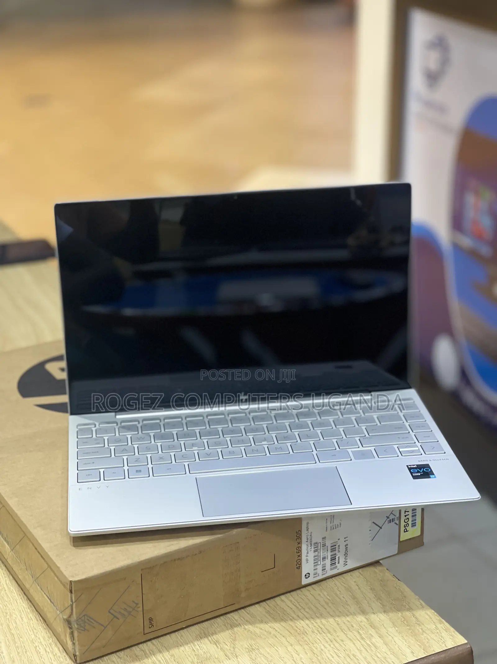 New Laptop HP Envy 13t 16GB Intel Core I7 SSD 512GB