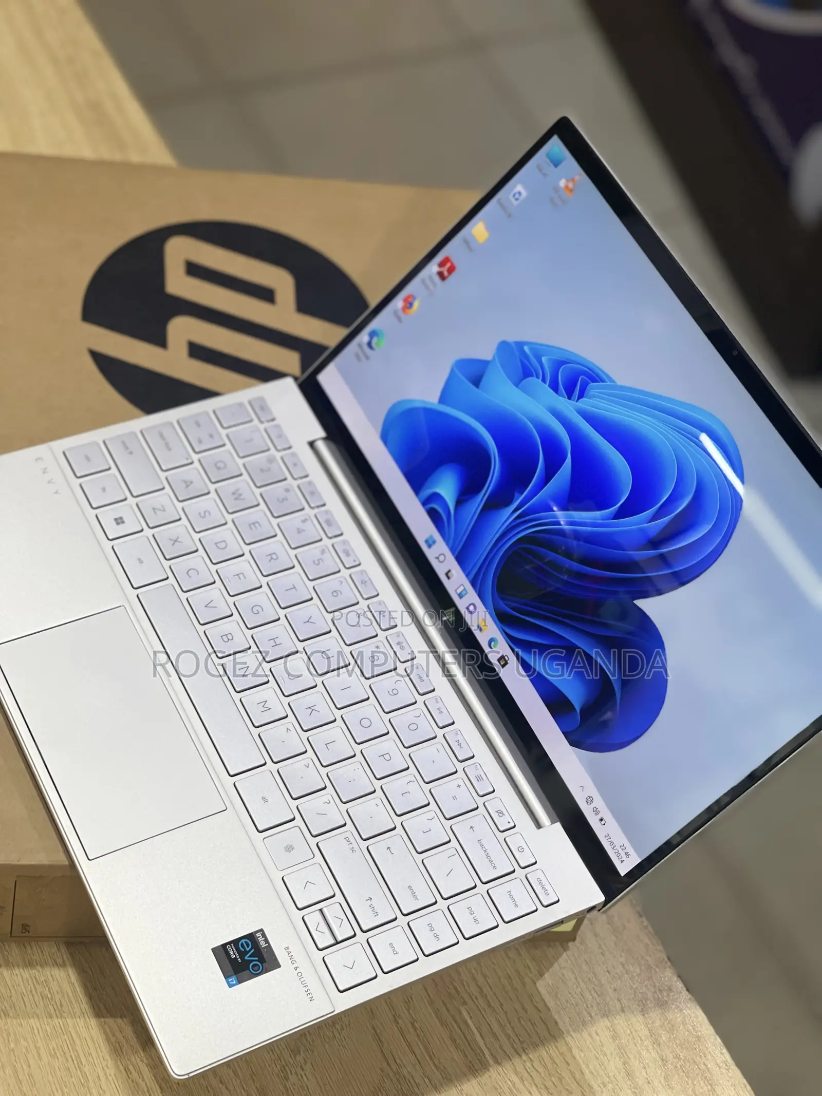 New Laptop HP Envy 13t 16GB Intel Core I7 SSD 512GB