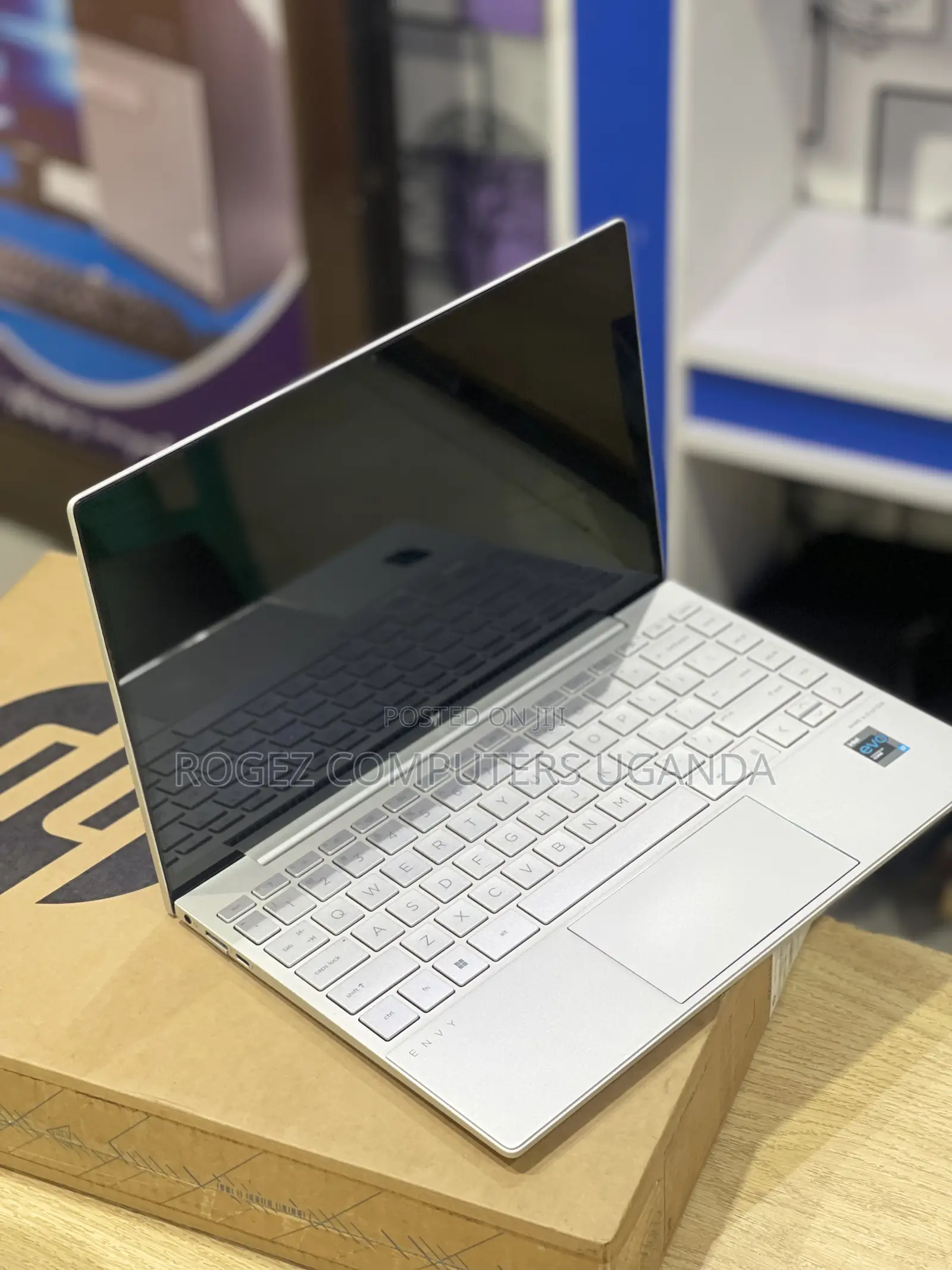 New Laptop HP Envy 13t 16GB Intel Core I7 SSD 512GB