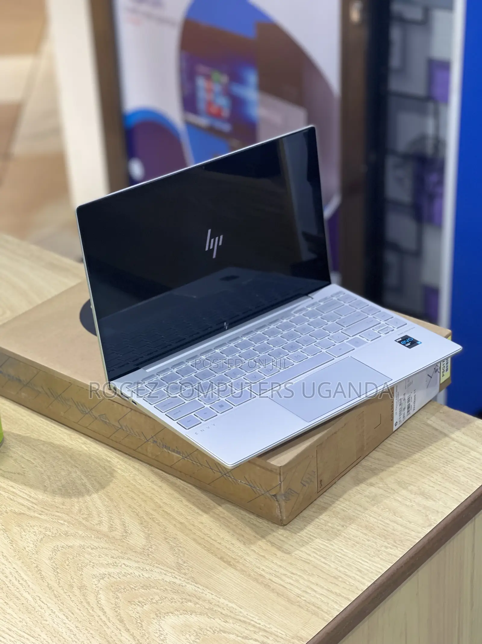 New Laptop HP Envy 13t 16GB Intel Core I7 SSD 512GB