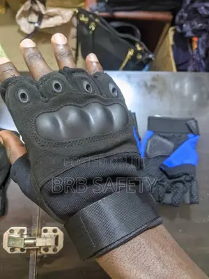 Riding Gloves.