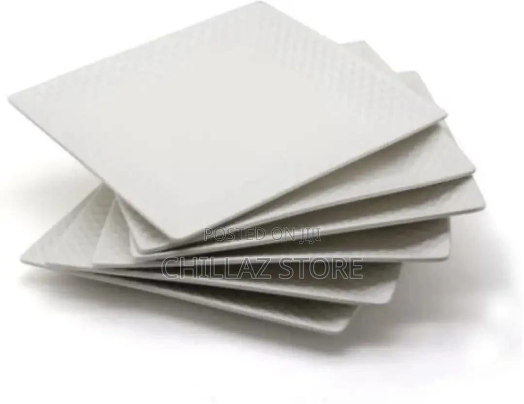 6 Pieces of Square Checked Plates