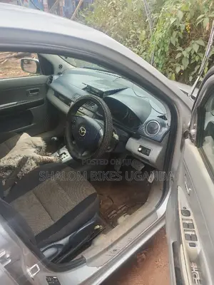 Mazda Demio 2004 Silver