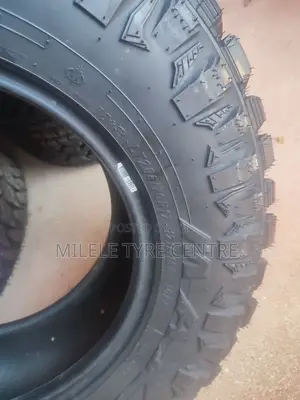 285/70r17 Razor