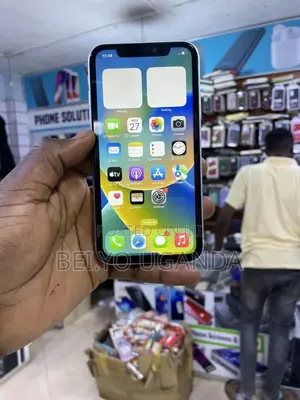 Apple iPhone XR 64 GB White