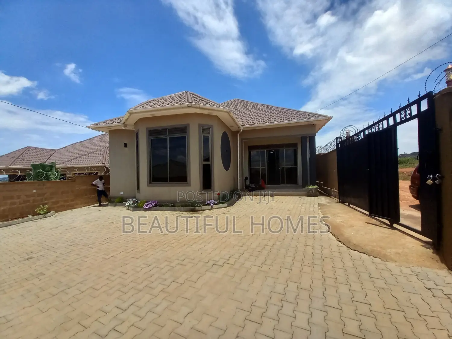 Furnished 3bdrm House in Nakwero, Kira for sale