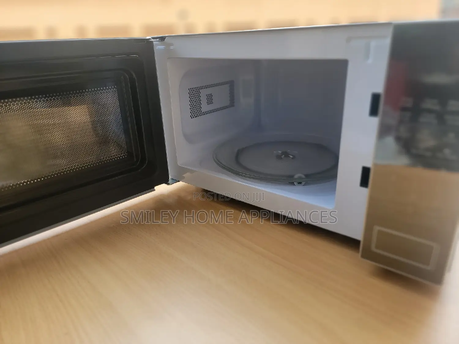 20ltrs Brandnew Hisense Microwave