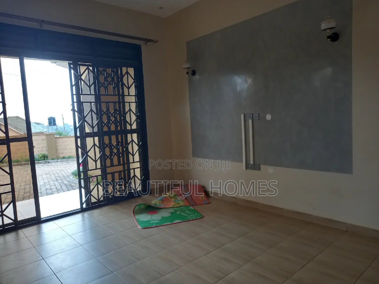 Furnished 3bdrm Bungalow in Kira for sale
