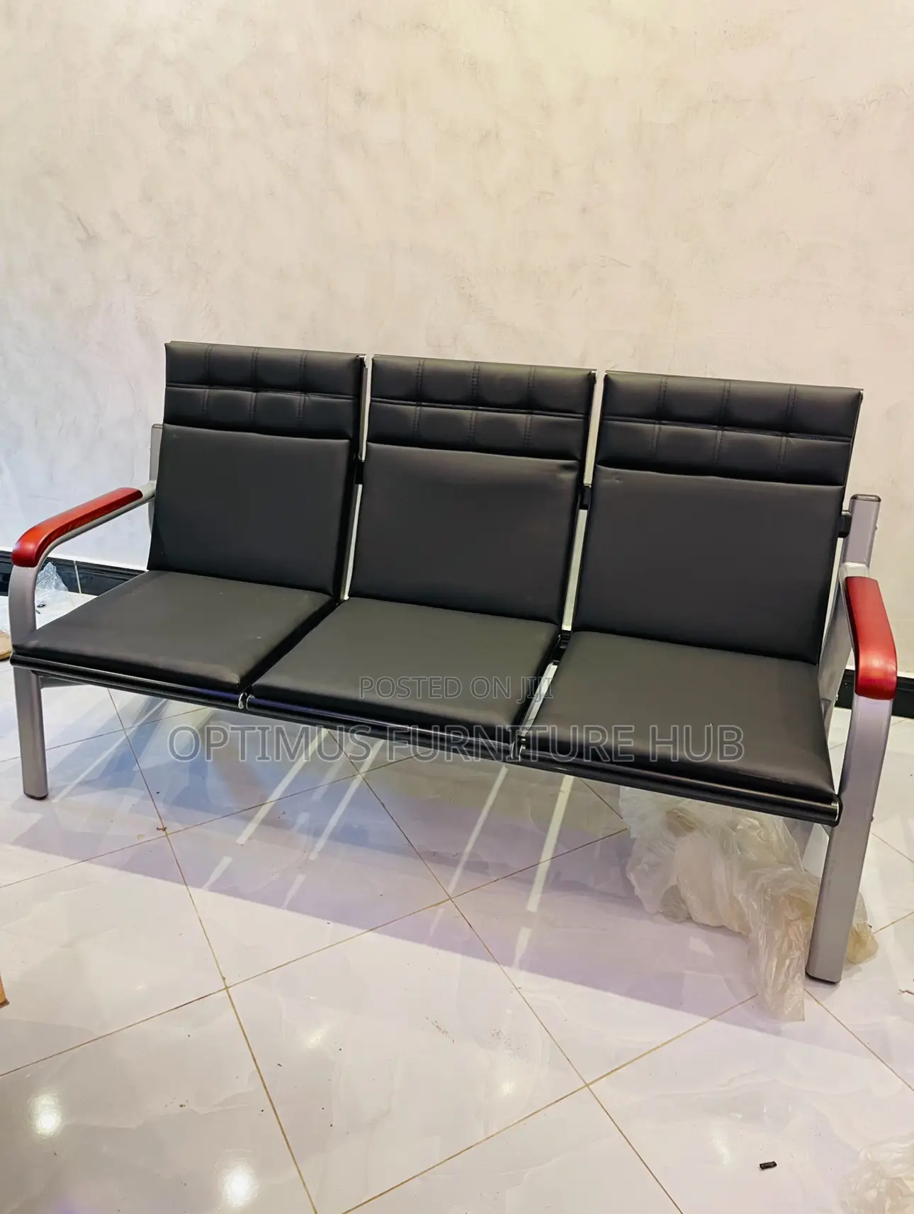 Waiting Chair (Black)