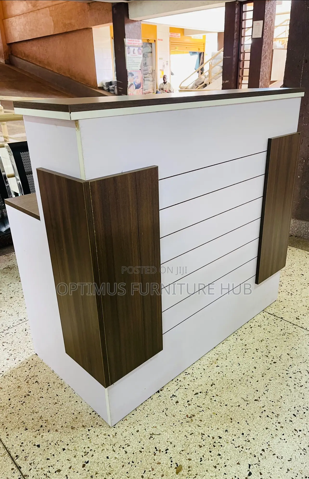 Reception Desk (1.8meters)