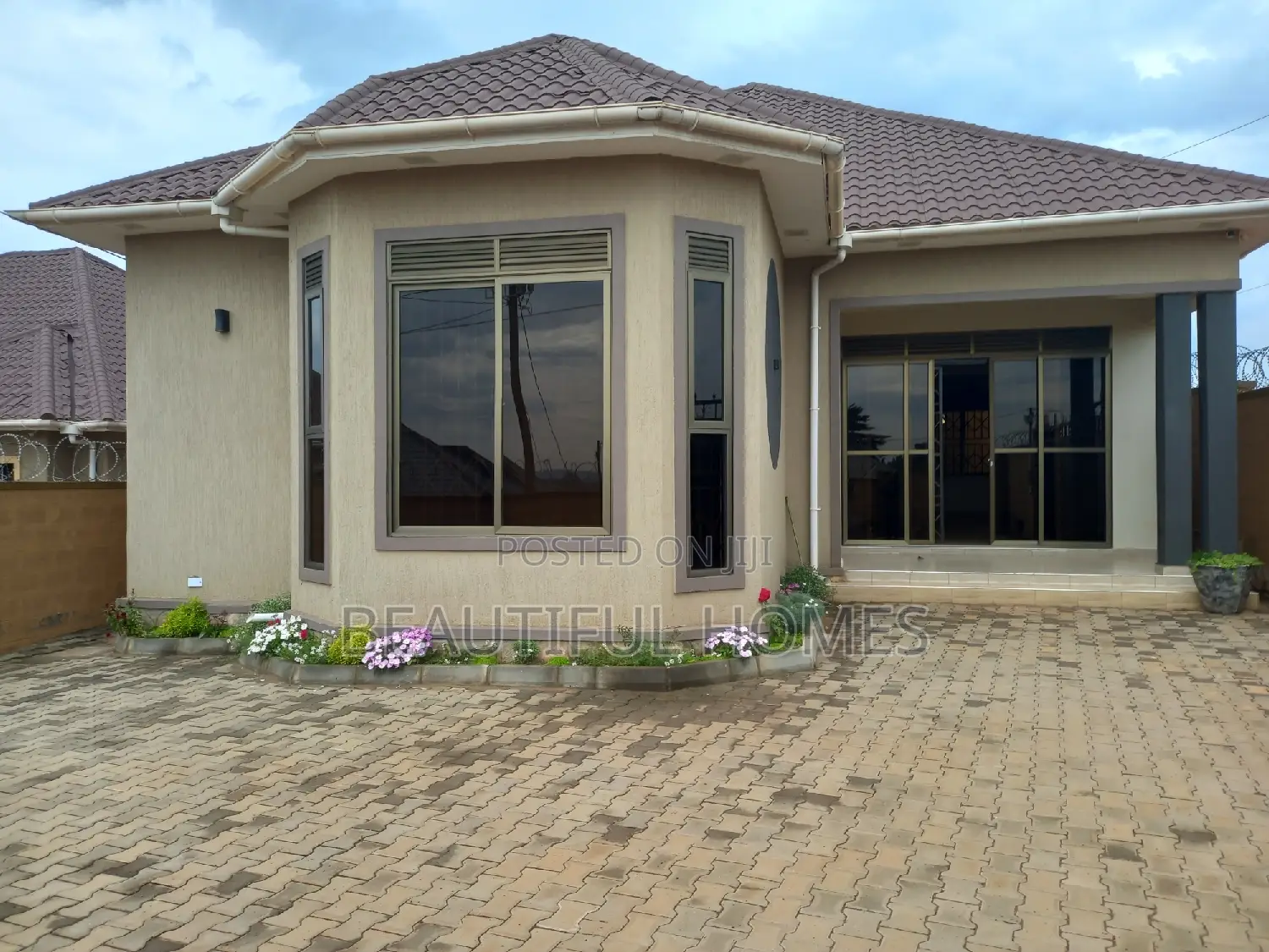 Furnished 3bdrm House in Nakwero, Kira for sale