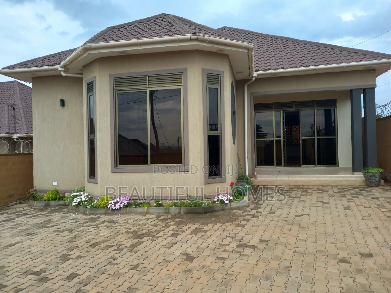 Furnished 3bdrm House in Nakwero, Kira for sale