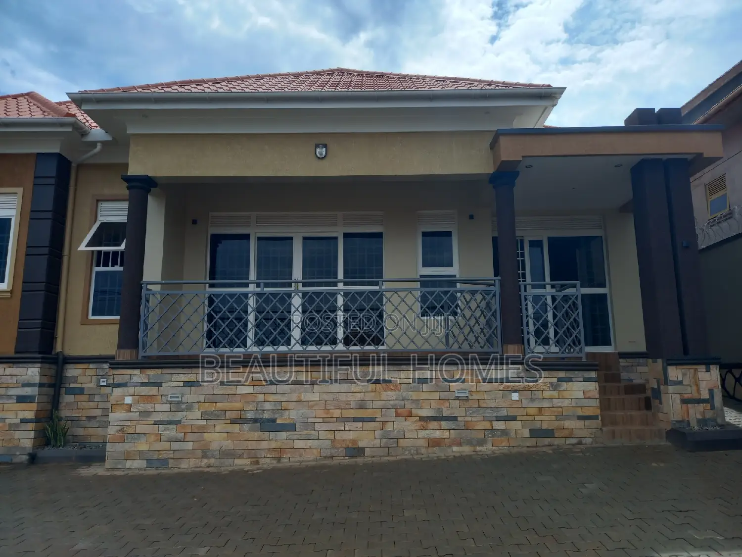 Furnished 4bdrm House in Kira for sale