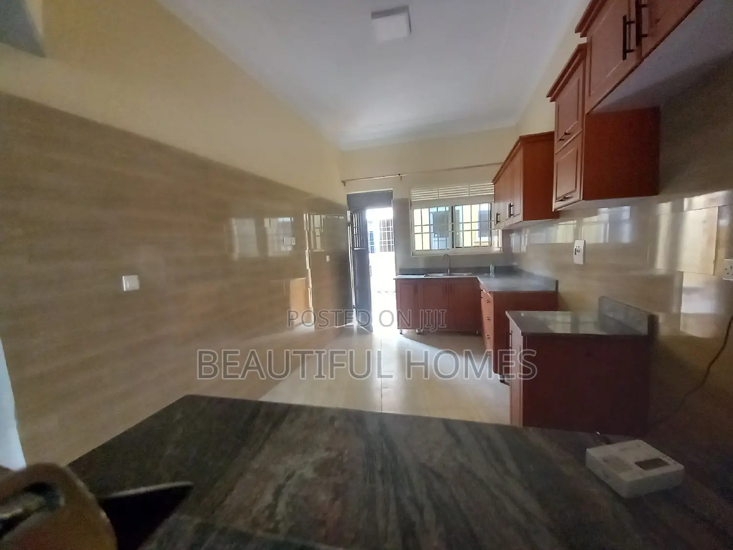 Furnished 4bdrm House in Kira for sale