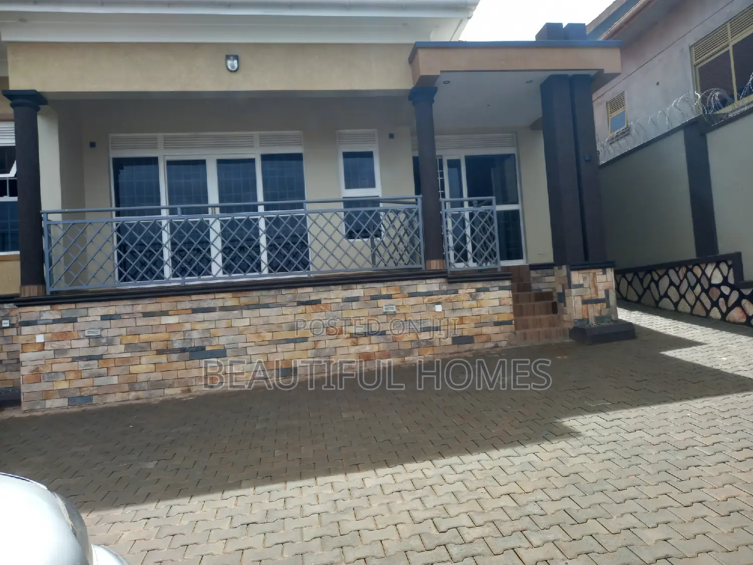 Furnished 4bdrm House in Kira for sale