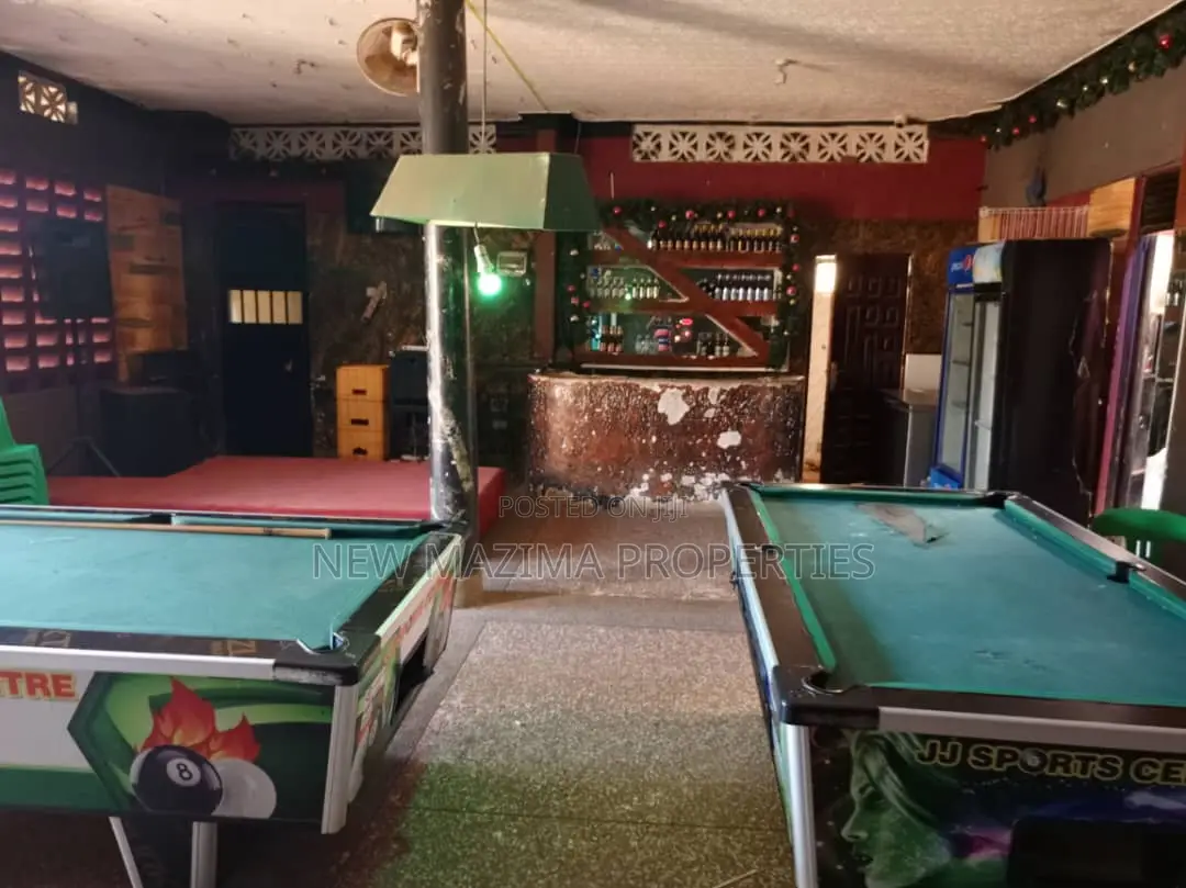 Guest House and Bar of Overy 11 Guest Rooms Pool Tables