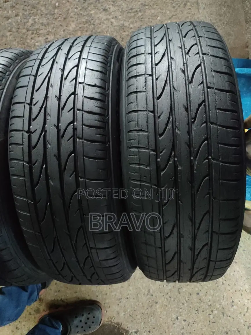 215/60r17 Dunlop.