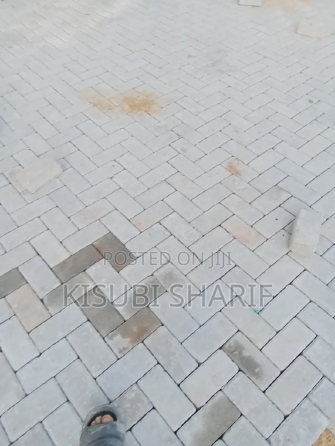 Pavers in Kira