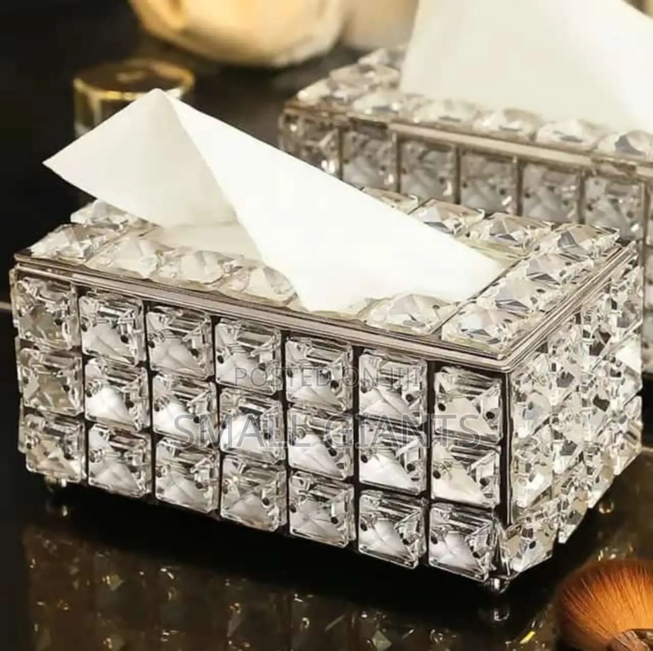 Crystal Tissue Organizer
