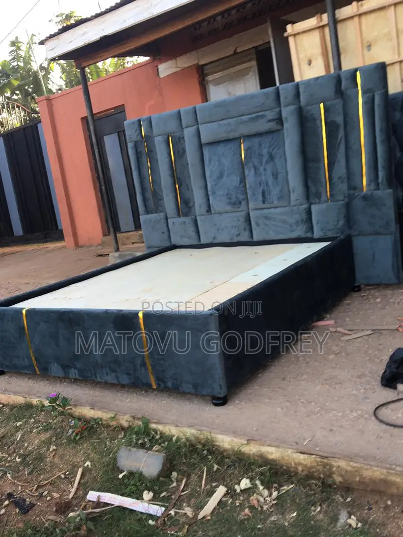 Gray 5*6 King-Size Bed
