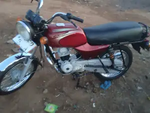 Bajaj Boxer 2023 Red