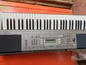 Yamaha Keyboard PSR E353
