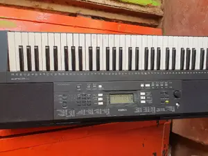 Yamaha Keyboard PSR E343