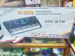 Yamaha MK —812 61 Keys Keyboard