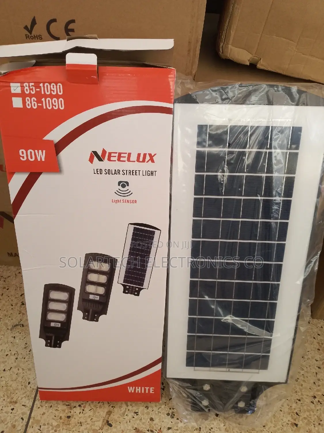 90W Neelux Solar Street Lights