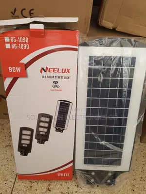 90W Neelux Solar Street Lights
