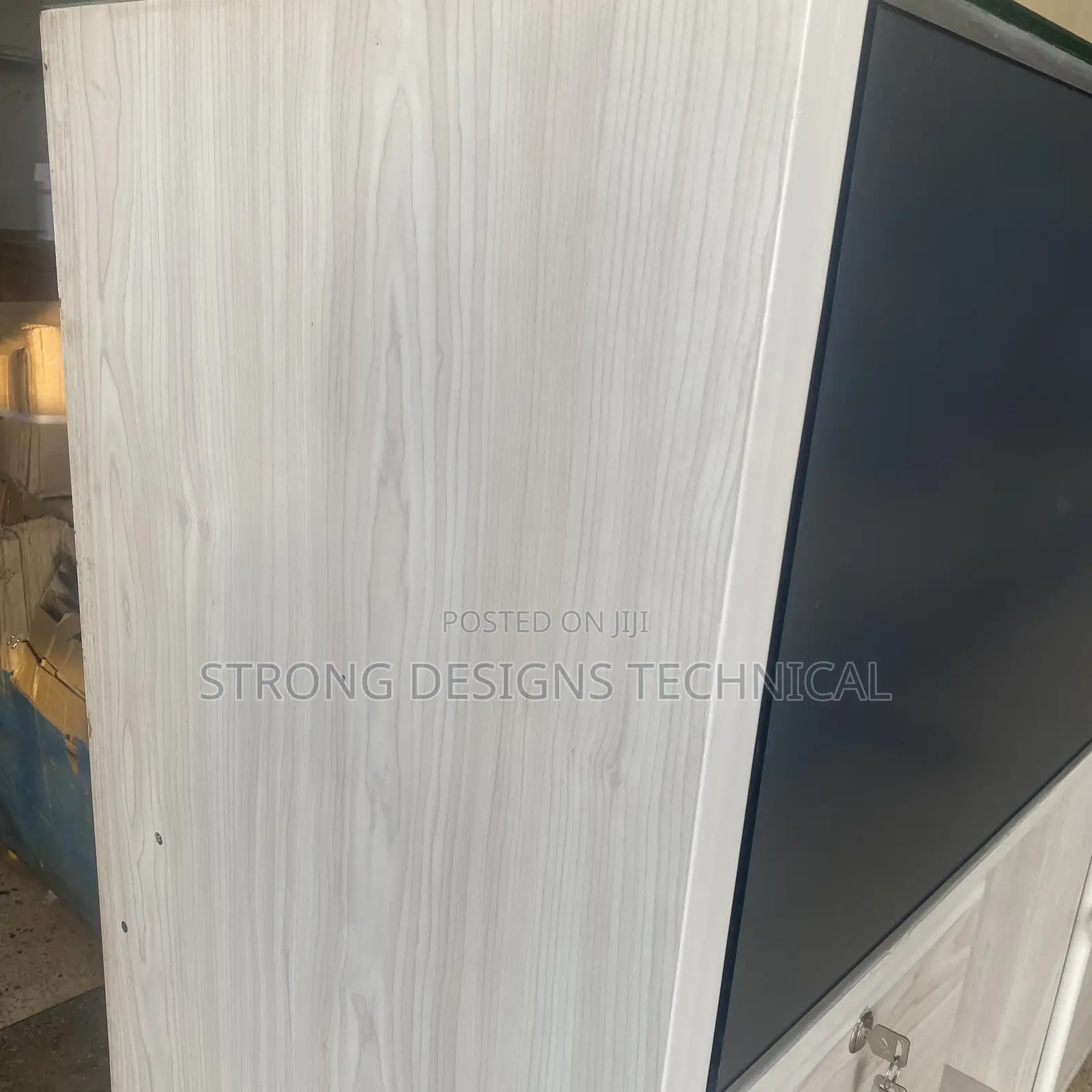 4ft Display Counter Glass Showcase for Shops, Pharmacy,Salon