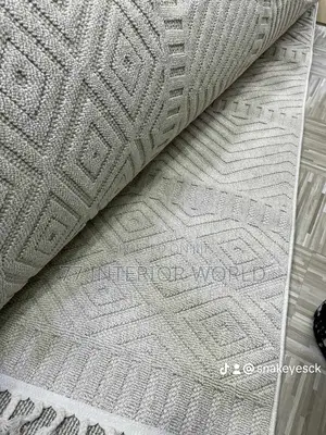 Center Carpets/Rugs