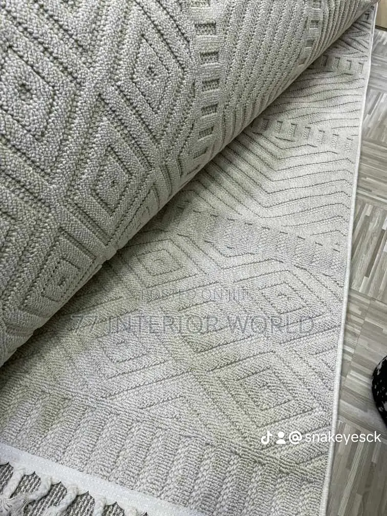 Center Carpets/Rugs