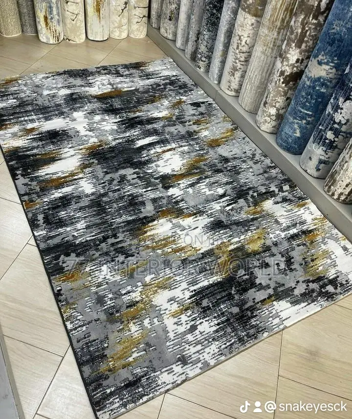 Center Carpets/Rugs