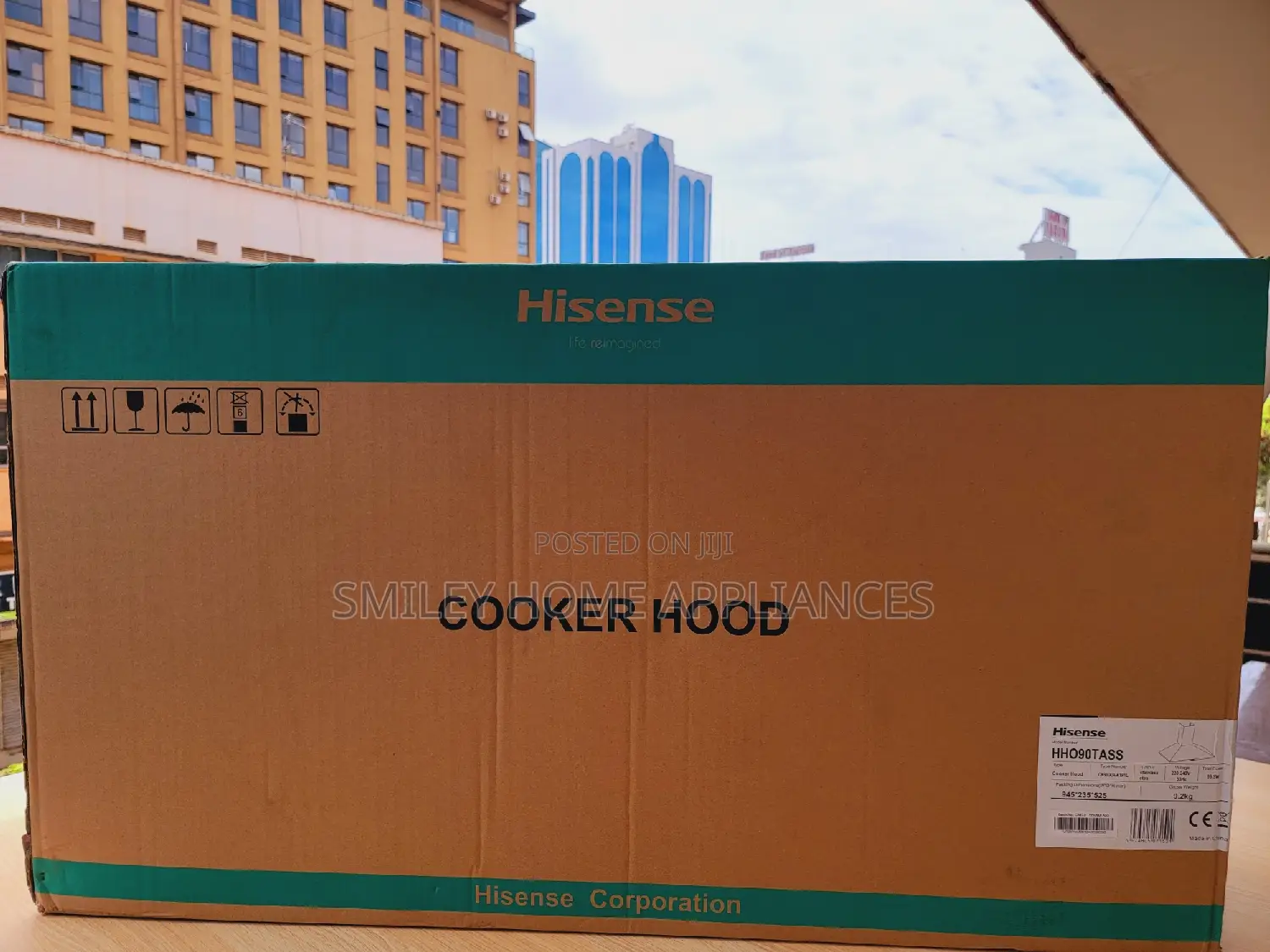 Hisense 90cm by 60cm Cooker Hood