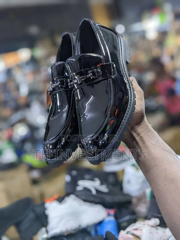 Men's Clean Off Shoes.