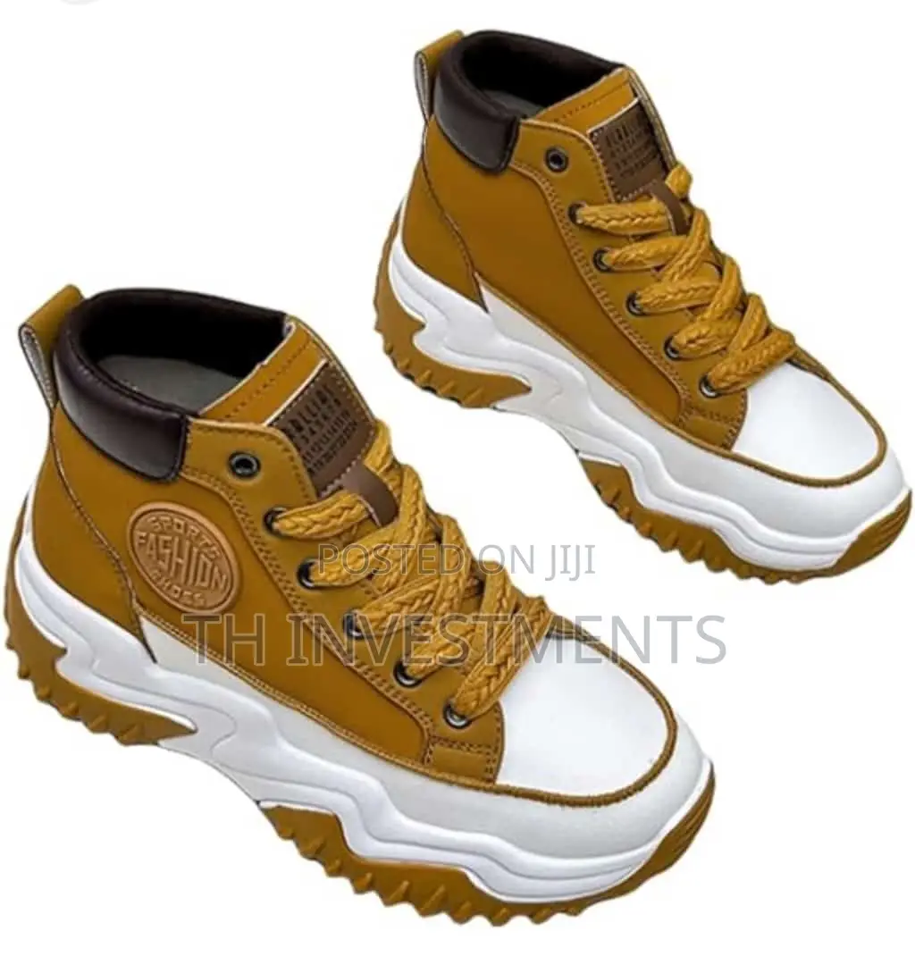 Ladies Fashionable Sneakers.